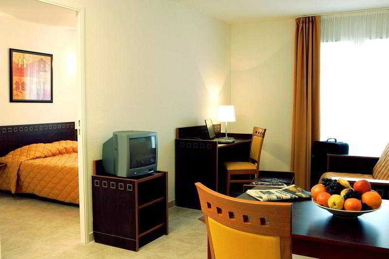 Adagio Access Garibaldi 2*