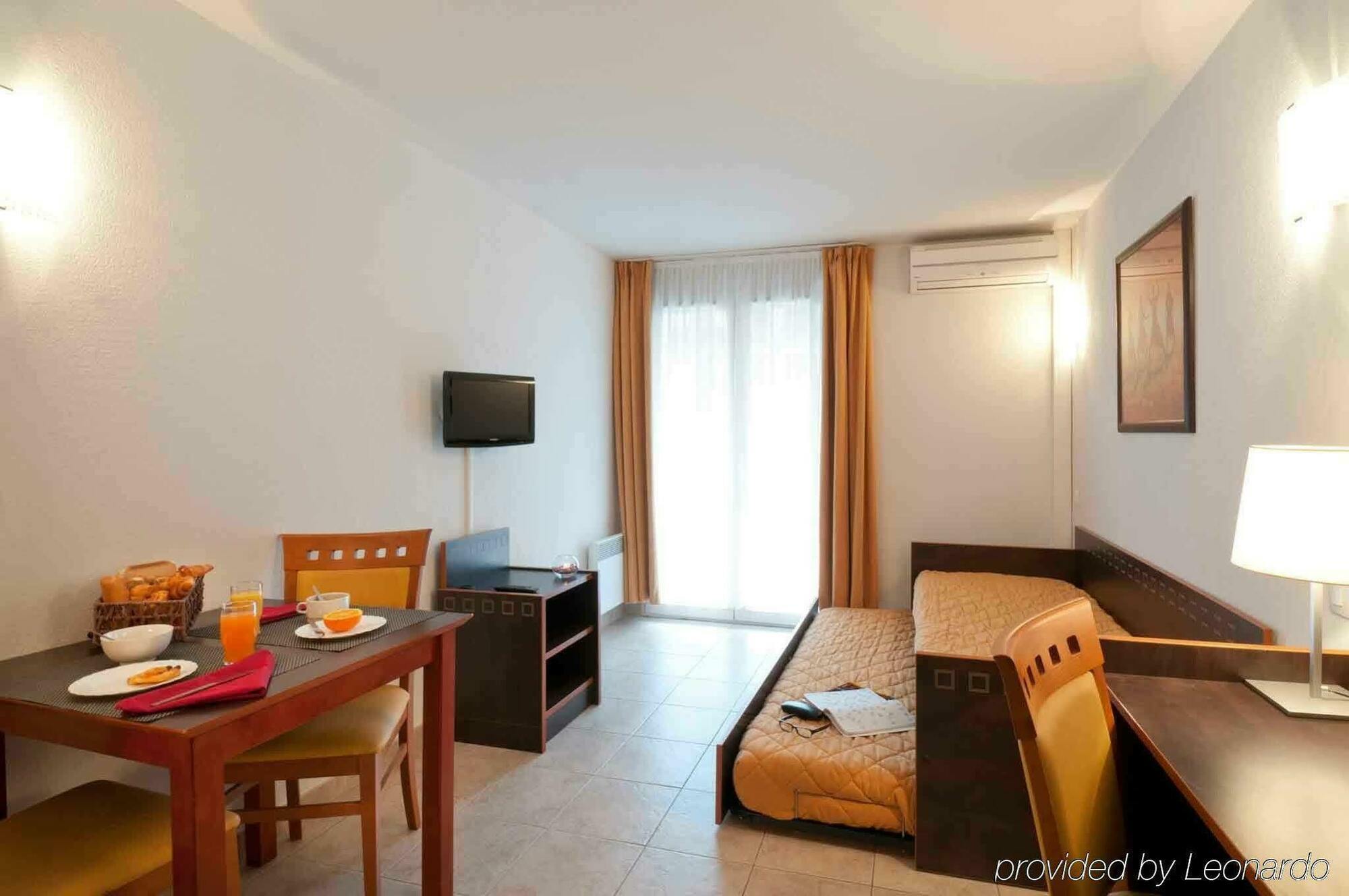 Adagio Access Garibaldi 2*